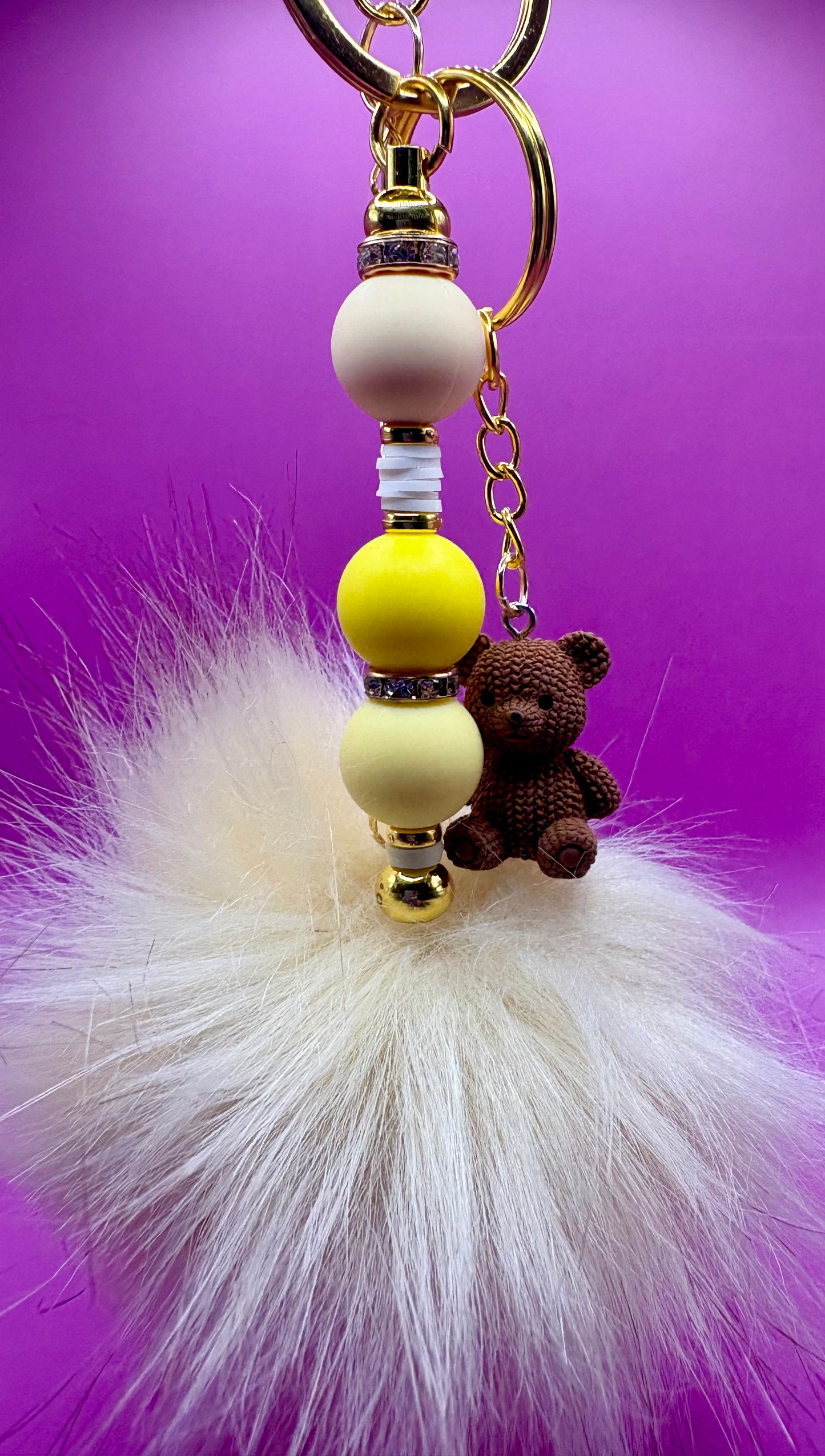 Stylish Beaded Keyring Keychain with Decorative Pendant - Perfect for Personalizing Keys and Bags - Trendy Accessory with teddy bear pendant