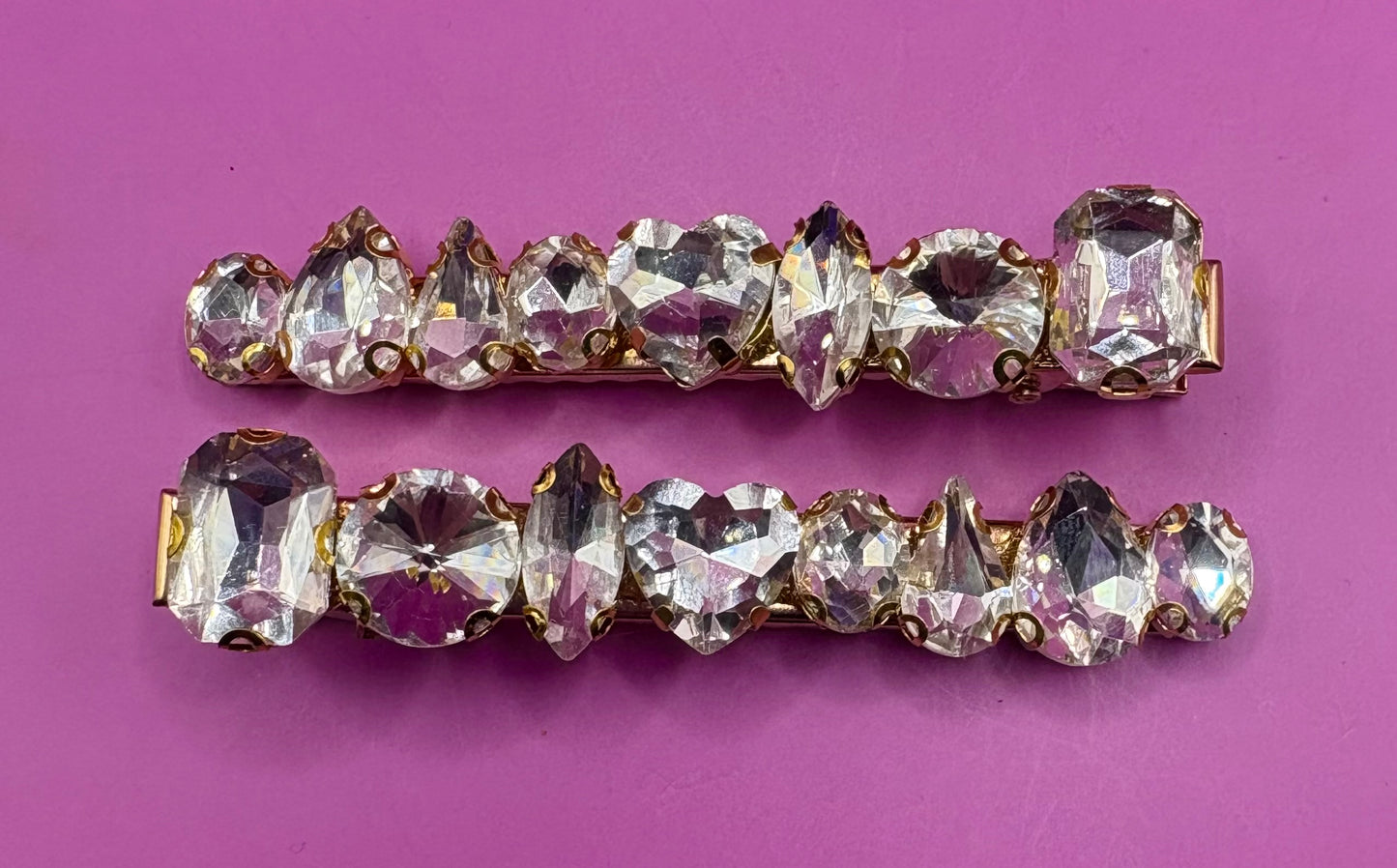 Elegant large gemstone hair slide, perfect for adding a touch of glamour to any hairstyle, ideal for special occasions or everyday fashion.