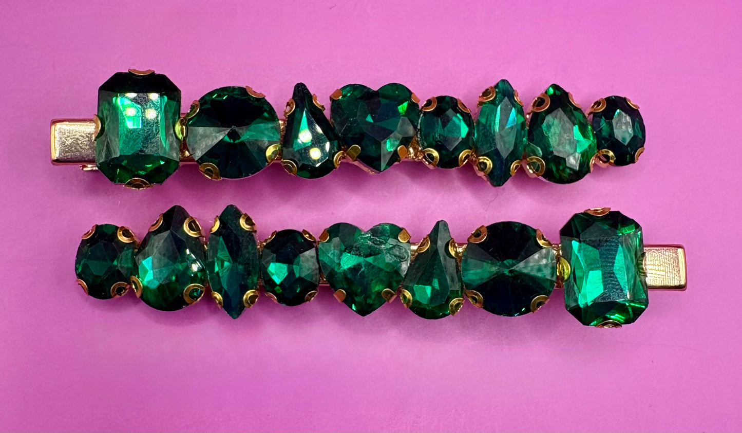 Elegant large gemstone hair slide, perfect for adding a touch of glamour to any hairstyle, ideal for special occasions or everyday fashion.