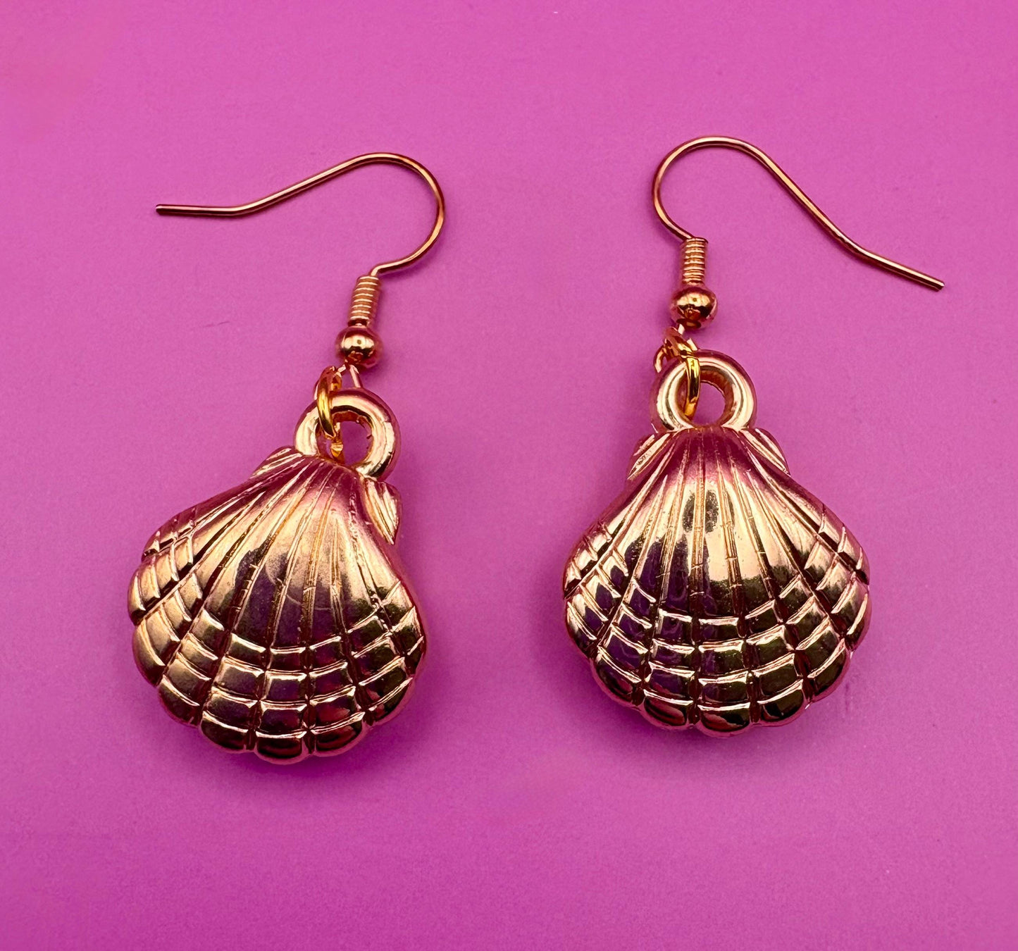 Seashell gold look earrings