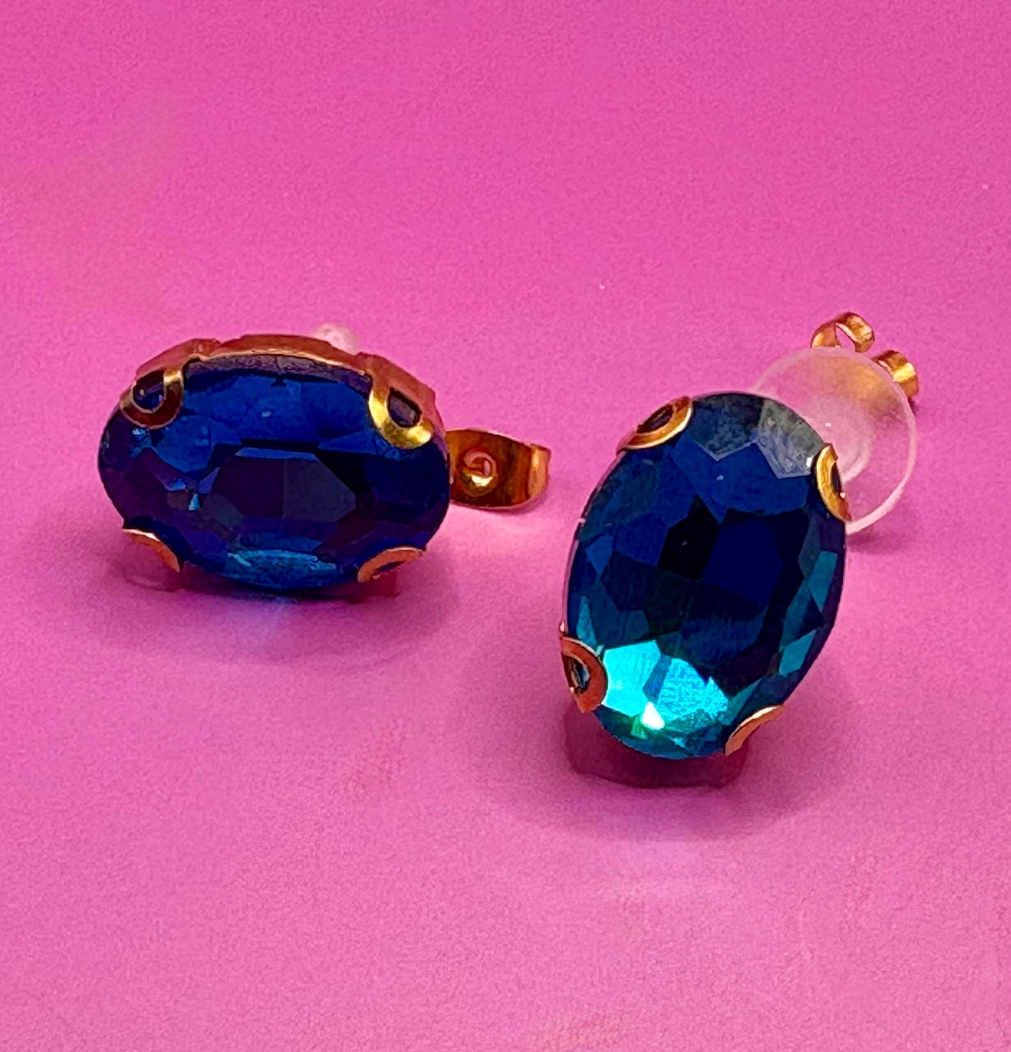 Beautiful elegant blue gemstone earrings in gold, featuring a sophisticated design perfect for weddings, formal events, or enhancing everyday style with a touch of glamour.