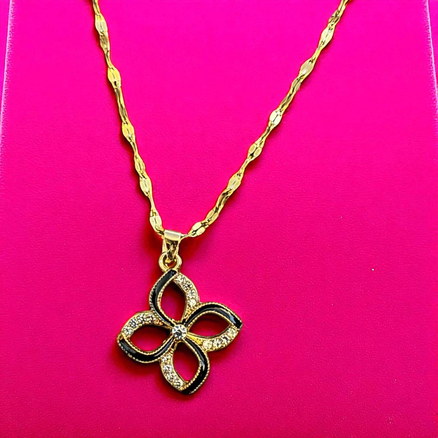 Elegant Gold Flower Pendant Necklace – Adjustable 38cm Chain with Extender