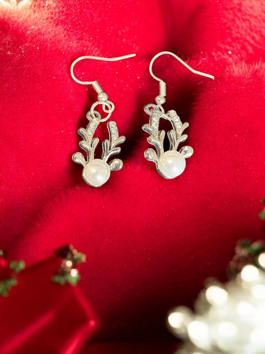 Elegant Christmas Earrings Snowflake Reindeer Pearl Earrings Gold Silver Holiday Jewelry Festive Winter Earrings for Women