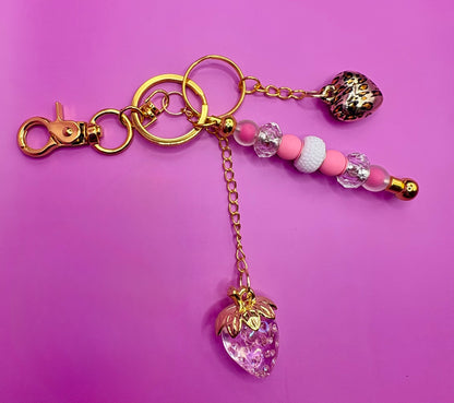 Stylish Beaded Keyring Keychain with Leopard Print Heart - Trendy Accessory for Keys and Bags - Perfect Gift for Fashion Lovers