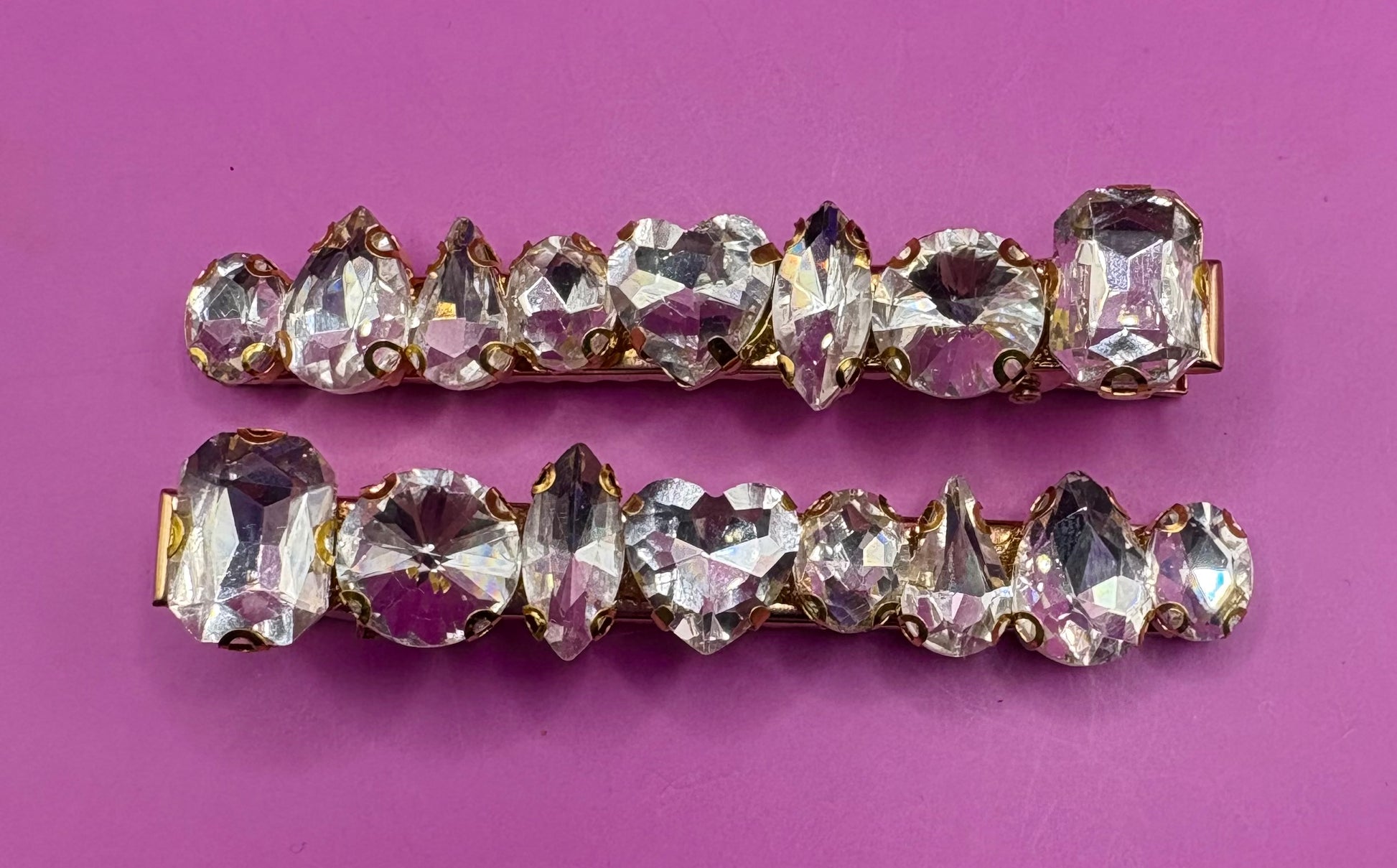 Elegant large gemstone hair slide, perfect for adding a touch of glamour to any hairstyle, ideal for special occasions or everyday fashion.