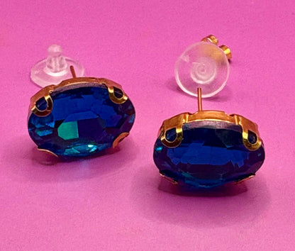 Beautiful elegant blue gemstone earrings in gold, featuring a sophisticated design perfect for weddings, formal events, or enhancing everyday style with a touch of glamour.