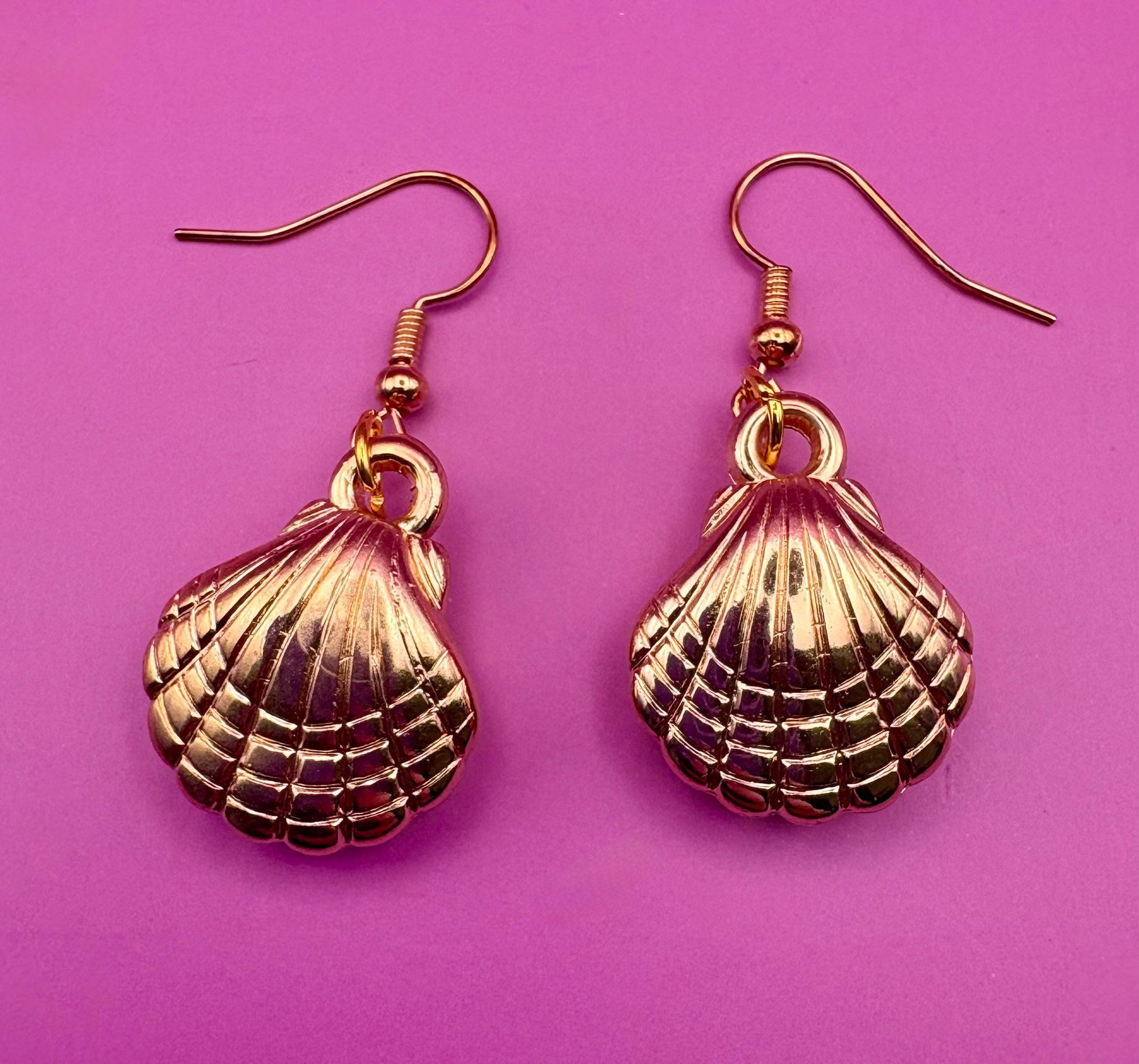 Seashell gold look earrings