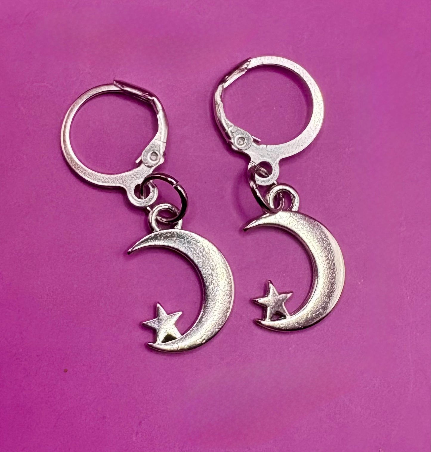 Small cute moon and star earrings- colour gold