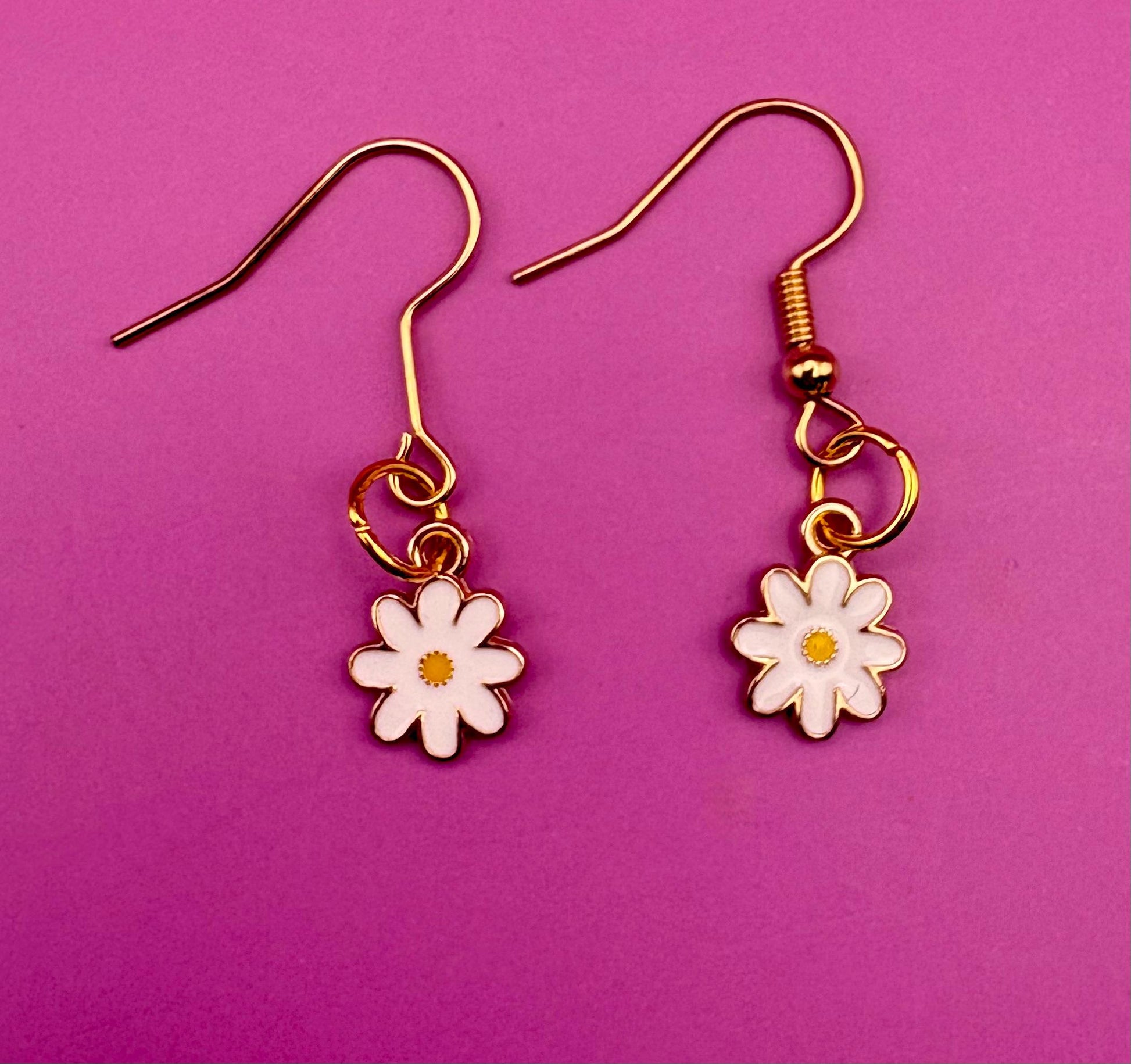 Daisy dangly earrings- colour gold