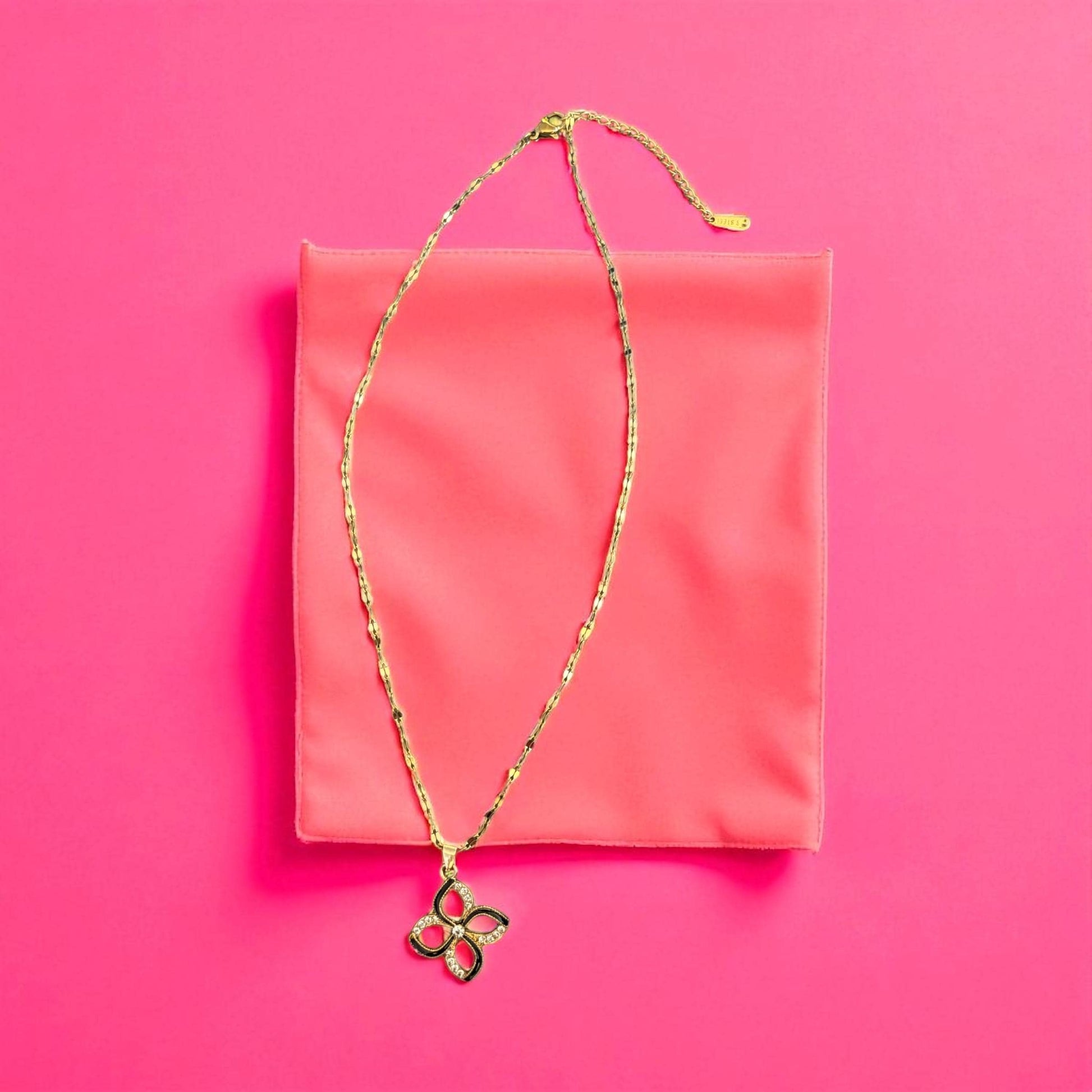 Elegant Gold Flower Pendant Necklace – Adjustable 38cm Chain with Extender