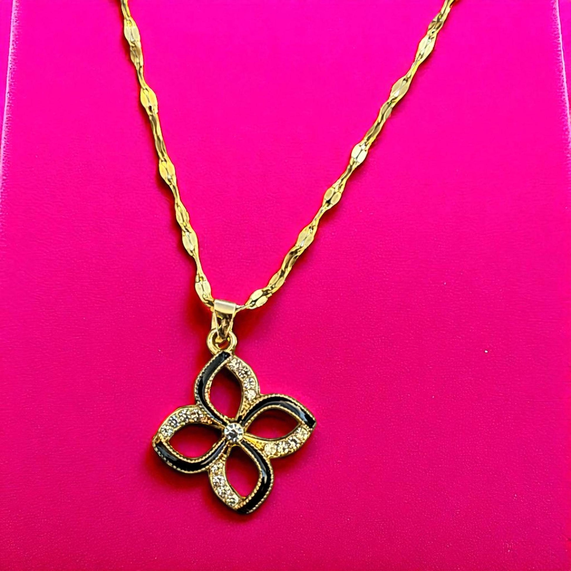 Elegant Gold Flower Pendant Necklace – Adjustable 38cm Chain with Extender