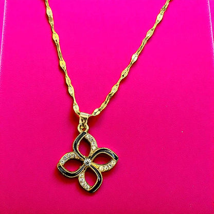 Elegant Gold Flower Pendant Necklace – Adjustable 38cm Chain with Extender