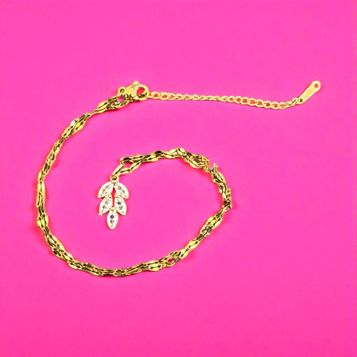 Elegant Gold Leaf Crystal Necklace – 38cm Chain with 5cm Extender