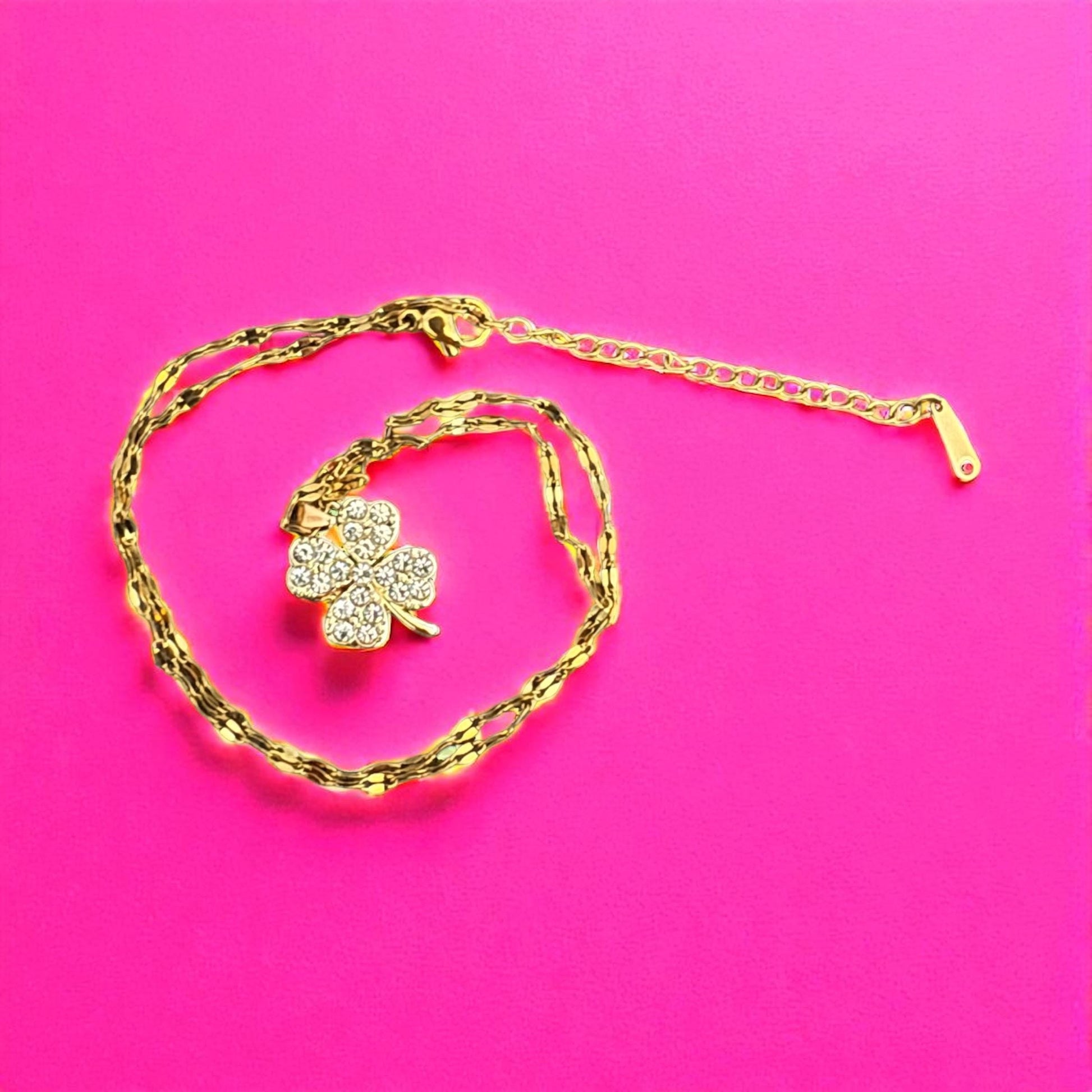 Sparkling Gold Four-Leaf Clover Necklace – 38cm Chain with 5cm Extender