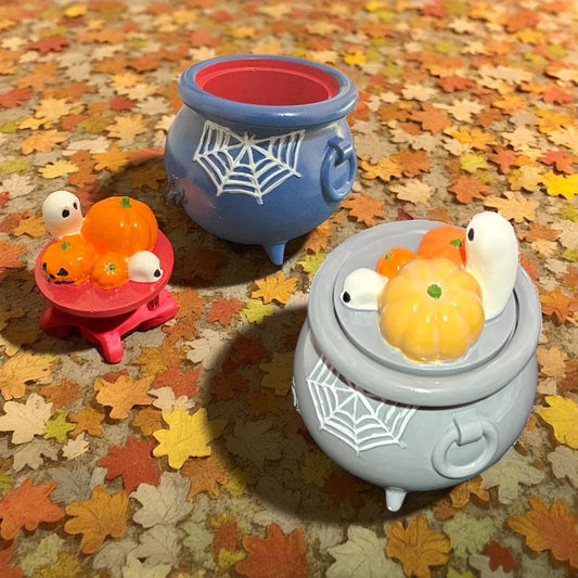 Enchanting Mini Cauldron Decor Perfect for Halloween Fall Displays