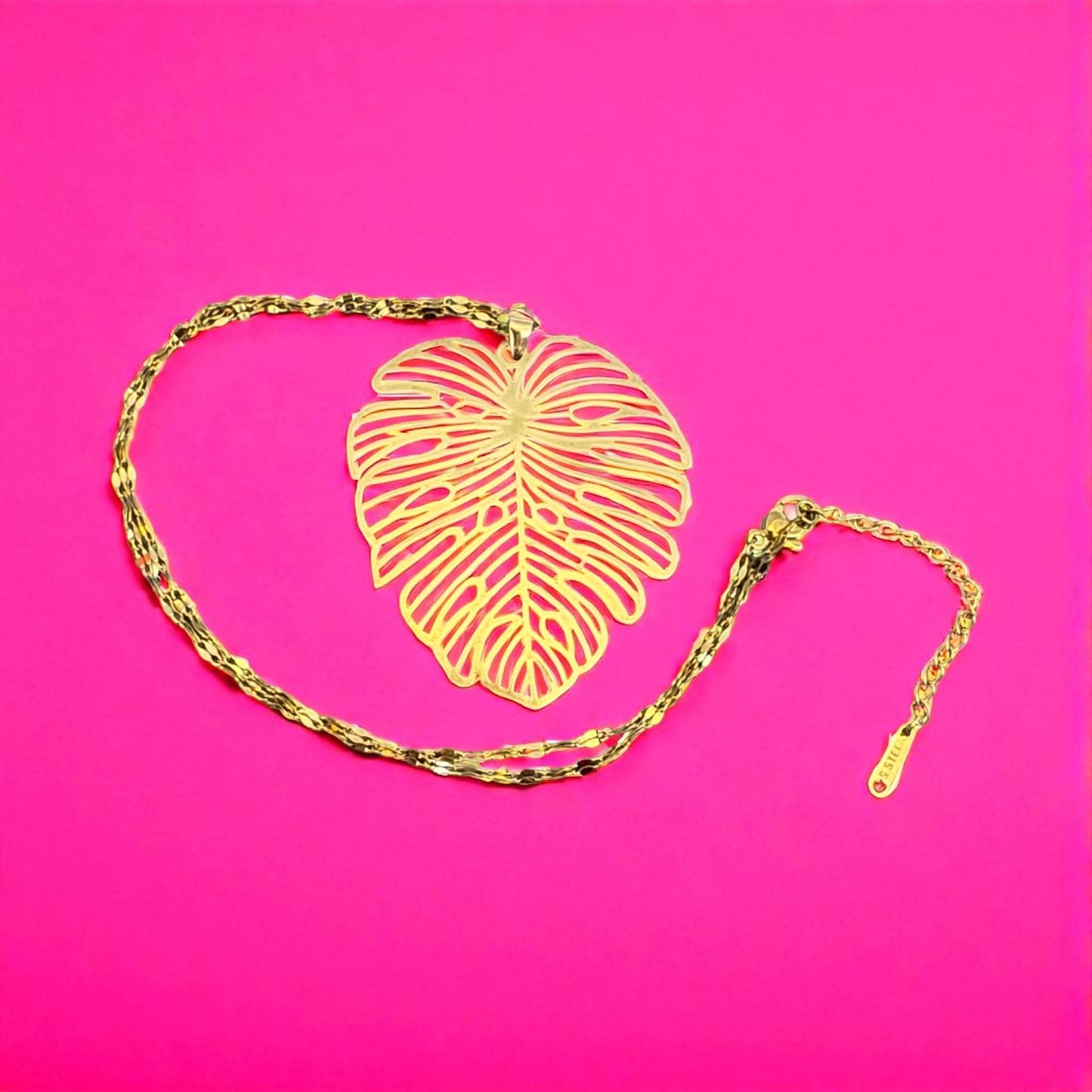 Stylish Gold Monstera Leaf Necklace – 38cm Chain with 5cm Extender