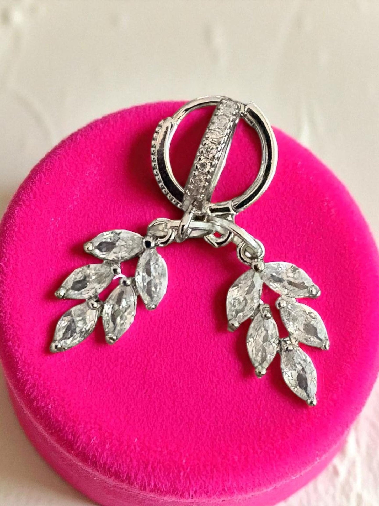 Elegant Leaf Drop Earrings – Gold or Silver Crystal Dangle