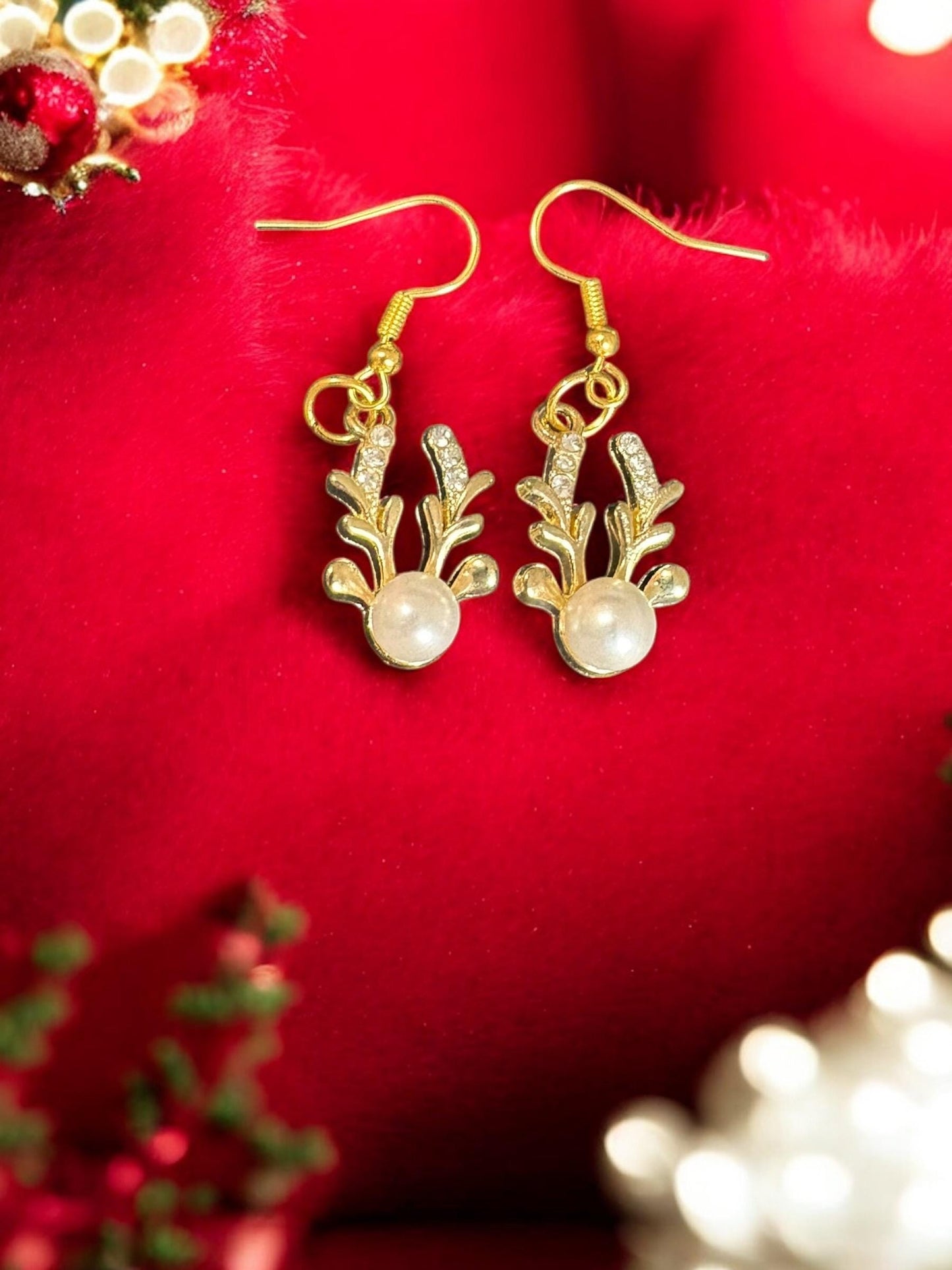 Elegant Christmas Earrings Snowflake Reindeer Pearl Earrings Gold Silver Holiday Jewelry Festive Winter Earrings for Women