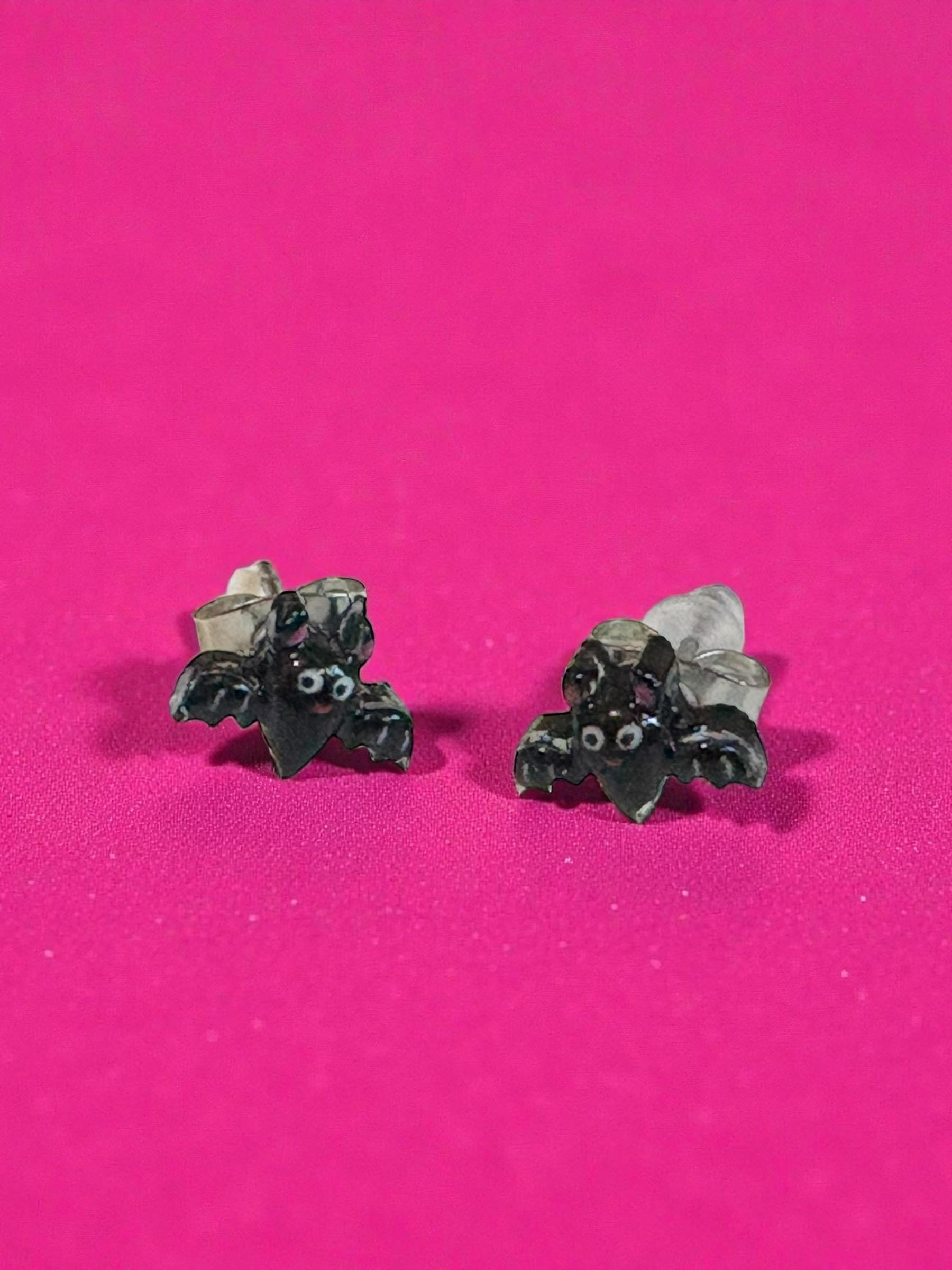 Cute Bat Earrings Handmade Resin Bat Studs Kawaii Gothic Jewelry Spooky Halloween Earrings Gift for Her