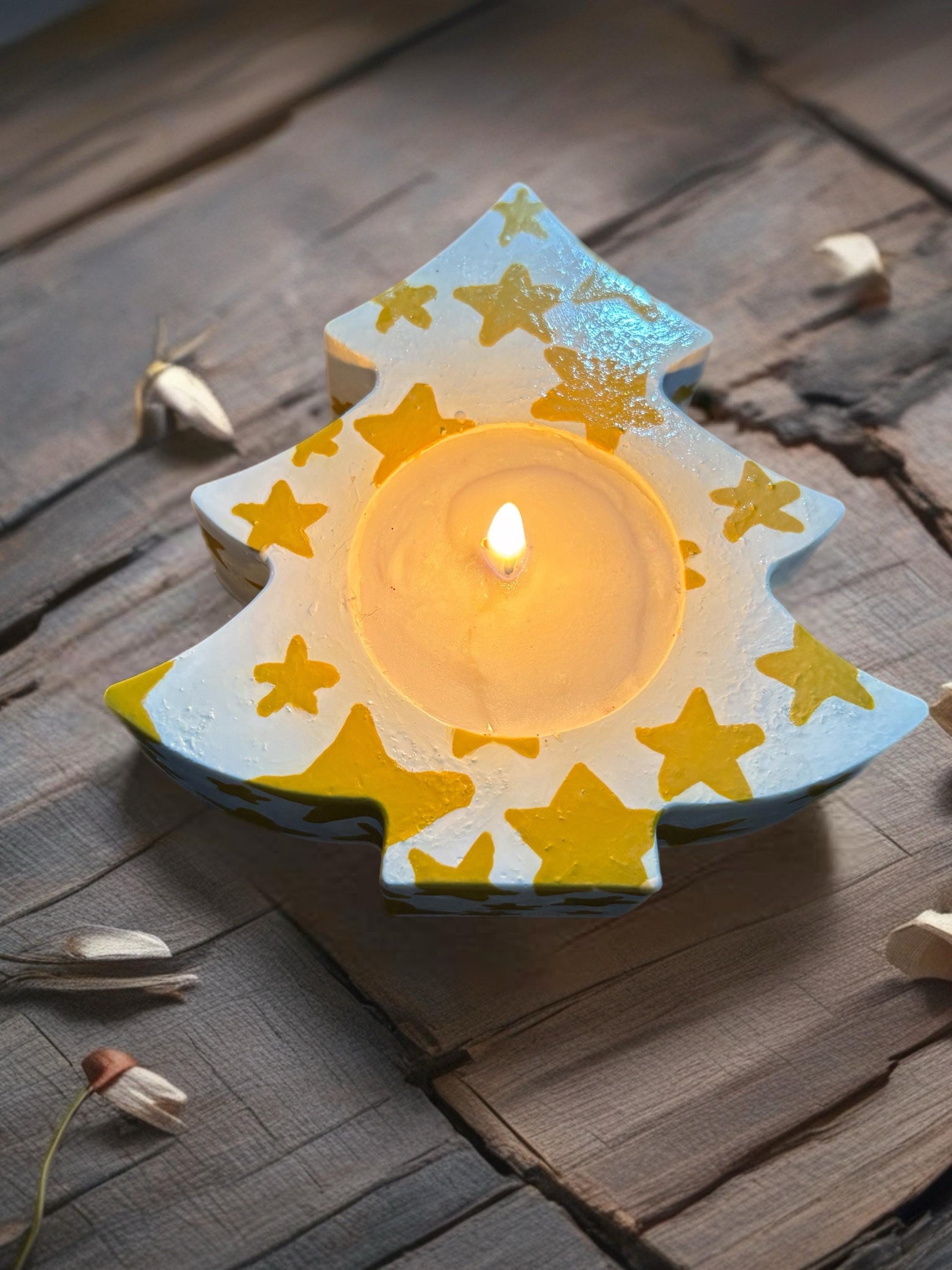 Hand-Painted Ceramic Christmas Tree Candle Festive Star Design Candle Cozy Holiday Decor Christmas Gift Handmade Ceramic Candle