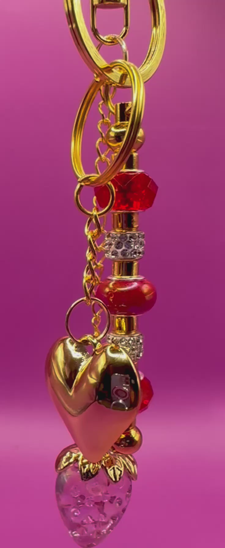 Charming Beaded Keyring Keychain with Heart Pendant - Colorful Accessory for Keys and Bags - Ideal Gift for Loved Ones