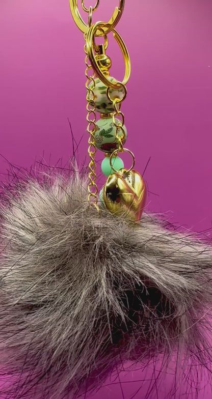 Chic Beaded Keyring Keychain with Pendant - Colorful Accessory for Keys and Bags - Ideal Gift for Trendsetters highland cow beads