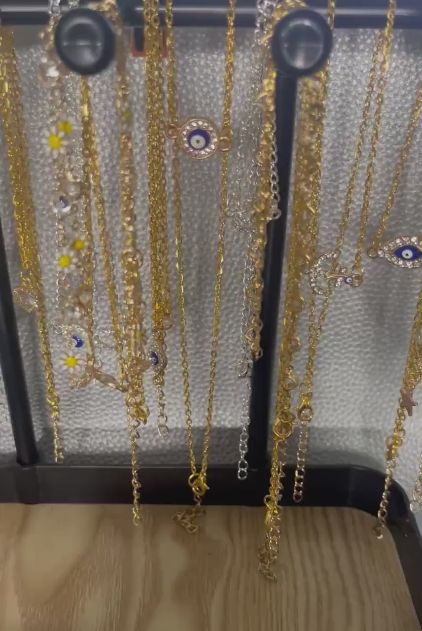 Sparkling Gold Four-Leaf Clover Necklace – 38cm Chain with 5cm Extender